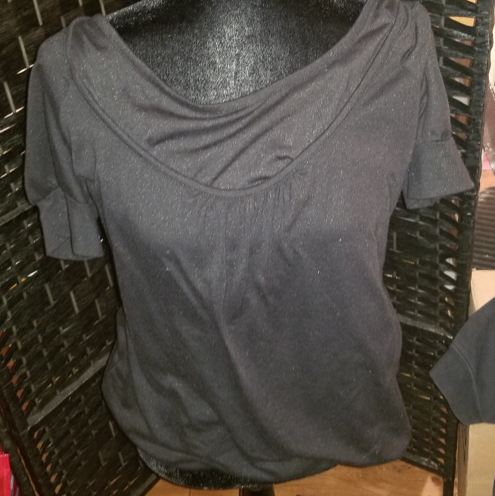 3/$20 Super cute ladies top